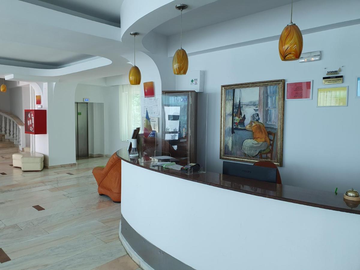 Hotel Cornul Vanatorului Pitesti Luaran gambar