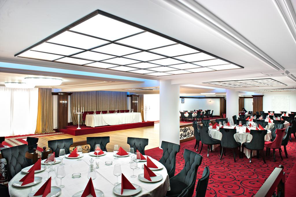 Hotel Cornul Vanatorului Pitesti Luaran gambar