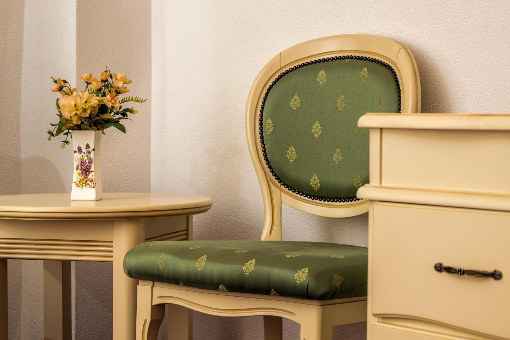 Hotel Cornul Vanatorului Pitesti Luaran gambar
