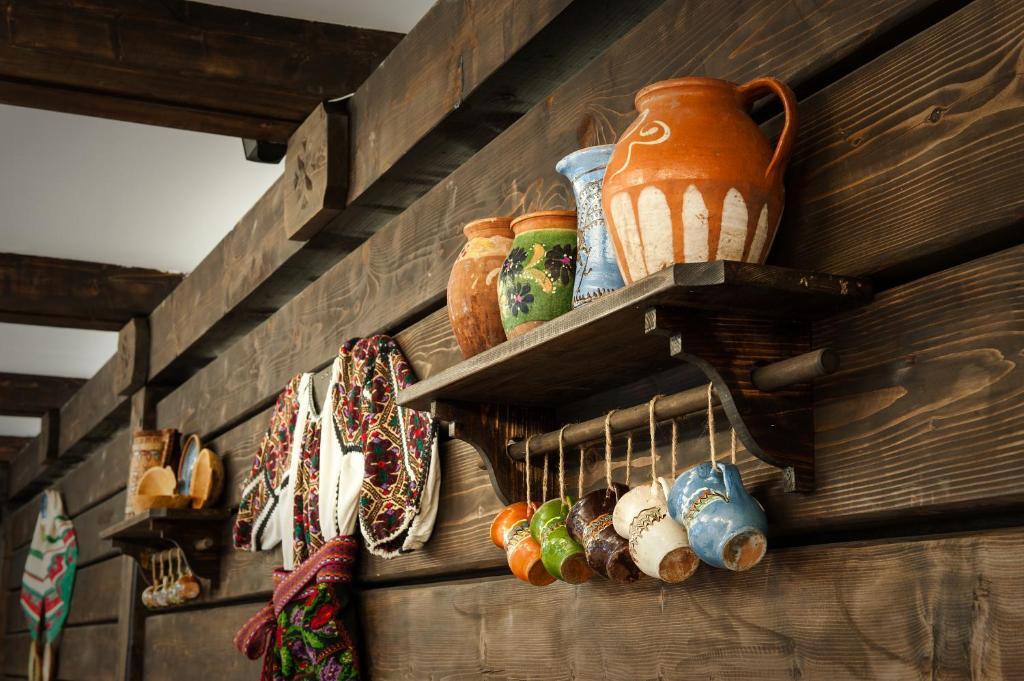 Hotel Cornul Vanatorului Pitesti Luaran gambar