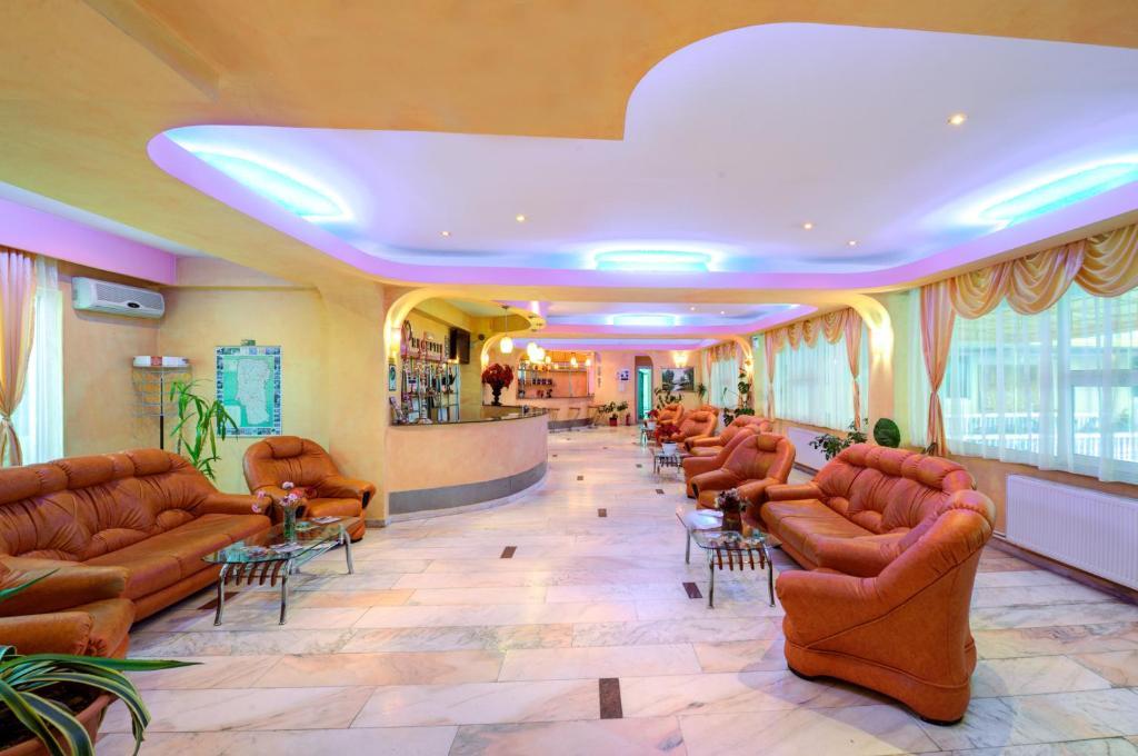 Hotel Cornul Vanatorului Pitesti Luaran gambar