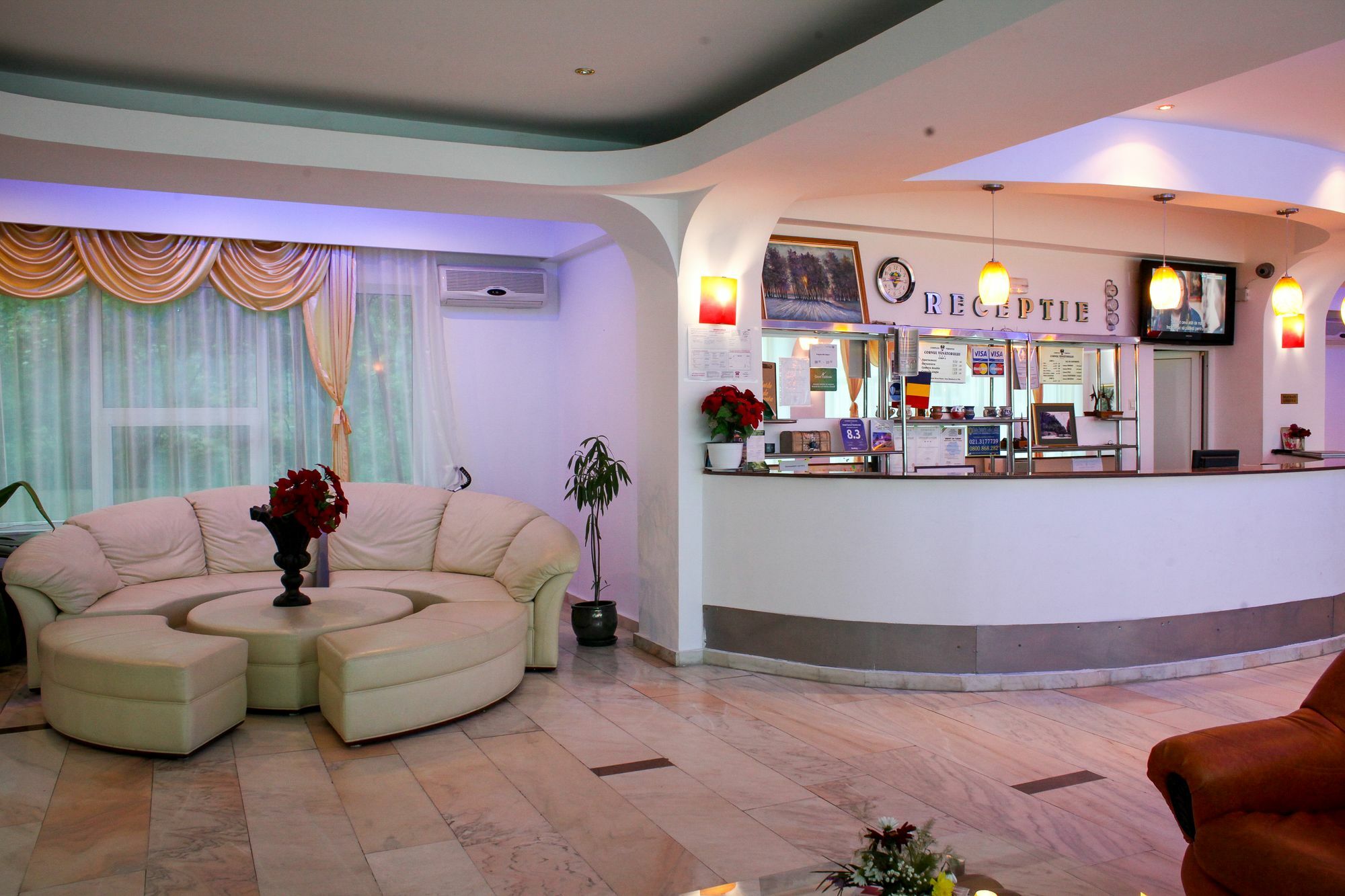Hotel Cornul Vanatorului Pitesti Luaran gambar
